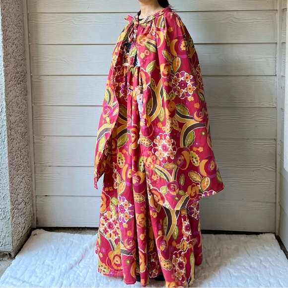 Vintage Fabric | Handmade Cloak Cape Poncho 10095 - Picture 8 of 15